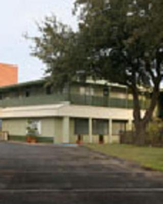 Econo Lodge Inn & Suites