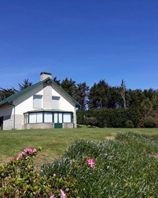 Luxury VILLA CAMÉLIA. Mountains, golf, horses, levada walks.