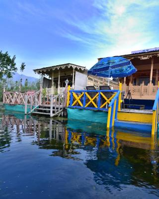Golden Hopes Group of Houseboats