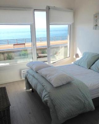 Sea View 2 room apartment 50M2