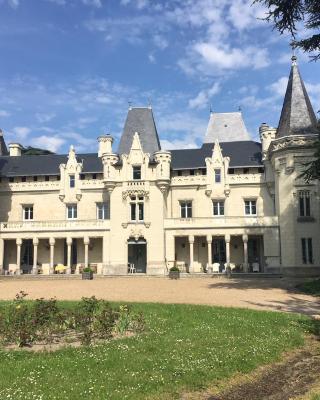 Château de Salvert - Appartement & Chambre d'Hôtes