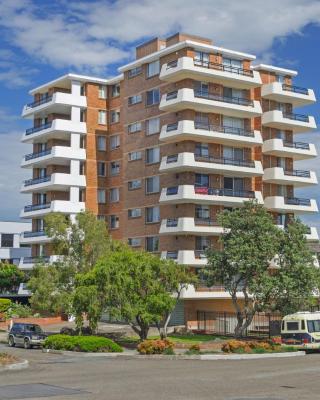 Macquarie Towers 17 1 Waugh Street