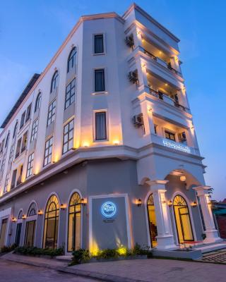 Sky Palace Boutique Hotel