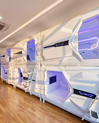 AncyrA Capsule Hotel - Backpackers Paradise & Rooftop Bar