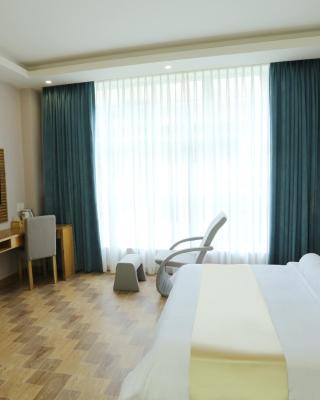 Thuy Sakura Hotel & Serviced Apartment