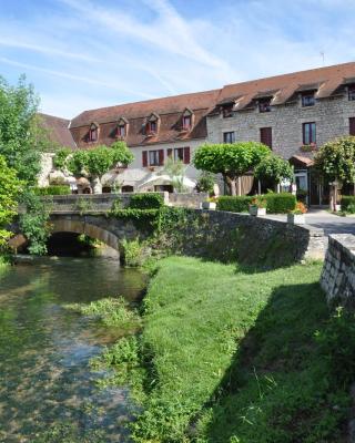 Logis Hotels - Auberge de l'Île - Hôtel 3 étoiles et Restaurant