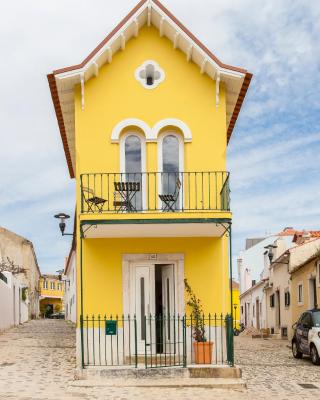 Lisbon Sea Side Chalet