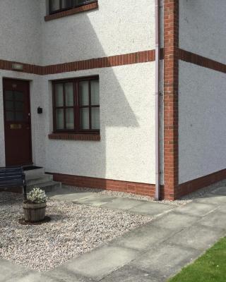 One-Bedroom Apartment - Wyvis Free Parking