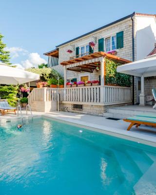 Apartment Villa Camellia - Adults Only
