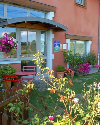 B&B La Maison Des Collines Autour Chambres d'hôtes