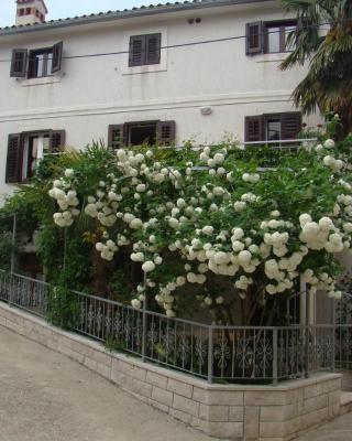 Apartments Renata - Brseč