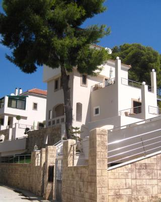 Villa Avra