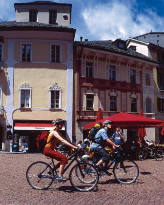 Bellinzona Piazza Collegiata