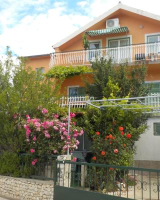 Svetin Apartments