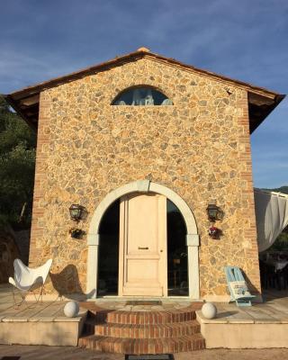 Valuable rustic Tuscan swimming pool, breathtaking view of Camaiore