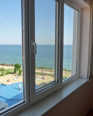 Sea View Panorama apartment on complex with pools and beach, Sveti Vlas