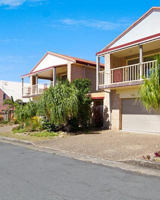 Orient Lane on the Hill by Kingscliff Accommodation