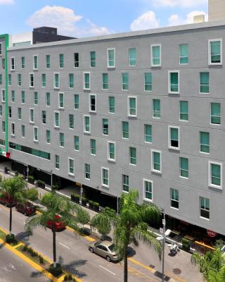 Wyndham Garden Guadalajara Acueducto