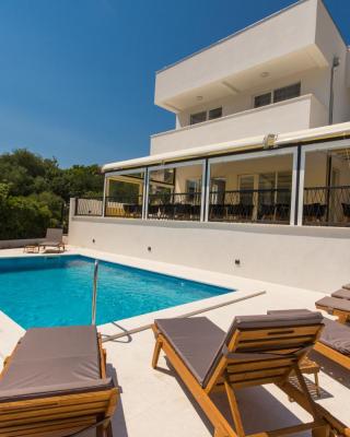 Luxury Villa Magico