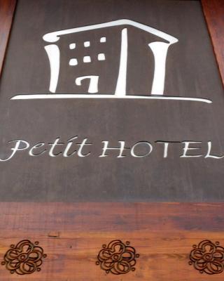 Petit Hotel