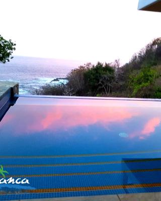 Casablanca Guest House - Adults Only - Starlink Internet!