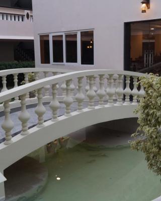 Athena Hotel