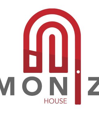 Moniz House