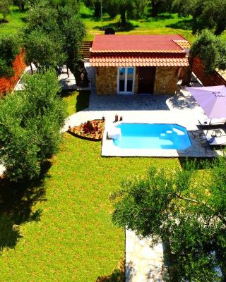 Salonikiou Beach Apartments & Villas