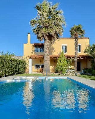 Castello Villa Daphnes - Private Pool & Whirlpool