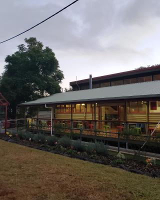 Christmas Creek Café & Cabins