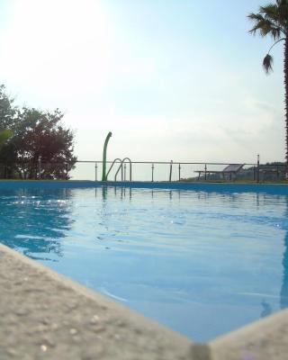 COUNTRY HOUSE Marj & Jo RESORT