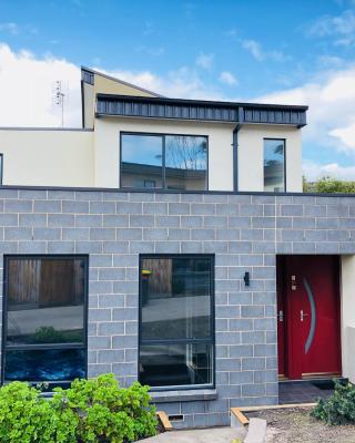 Apollo Bay Seal Apartments