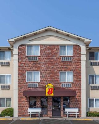 Super 8 by Wyndham Irving DFW Airport/South