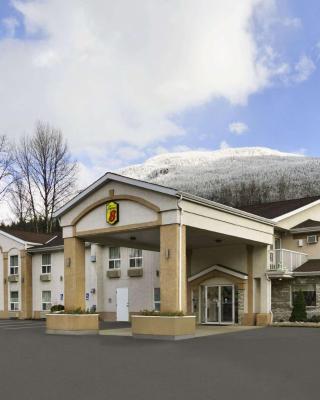 Super 8 by Wyndham Revelstoke BC