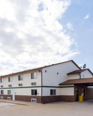 Super 8 by Wyndham Mendota I-39