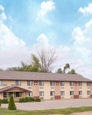 Super 8 by Wyndham Austin MN