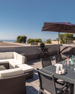 Le Vallat vue mer cassis terrasse privative spa jacuzzi barbecue calanques