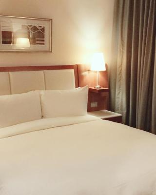 Elegance Hotel