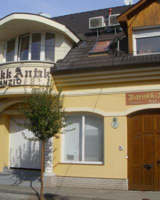 Barokk Antik Guest House
