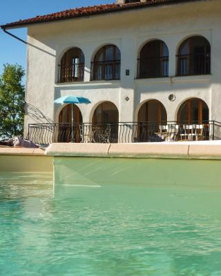 Villa Cadenza