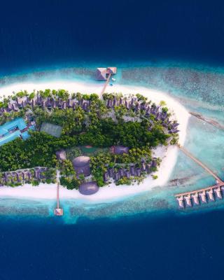 Dreamland Maldives Resort