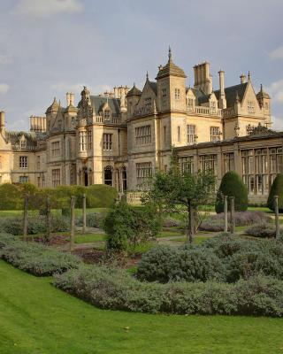 Stoke Rochford Hall