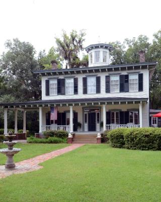 1872 Denham Inn