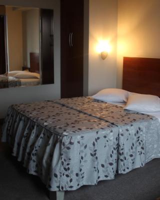 Hostal Bond