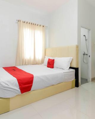 RedDoorz near Siloam Hospital Palembang