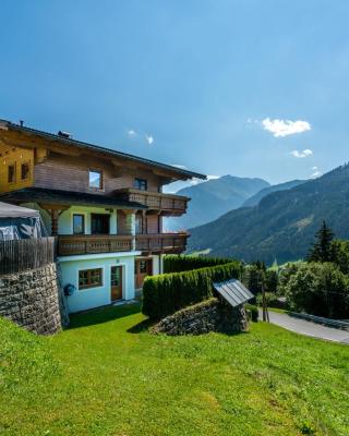Cozy apartment with mountain views