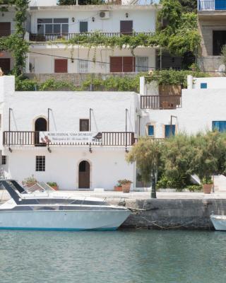 Τhe White Houses