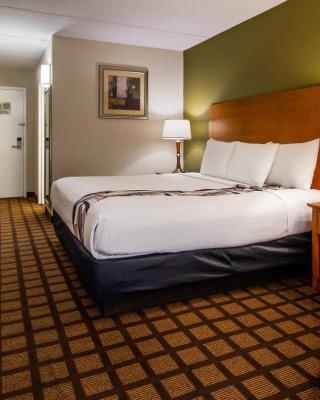 Best Western Plus Chicago Hillside