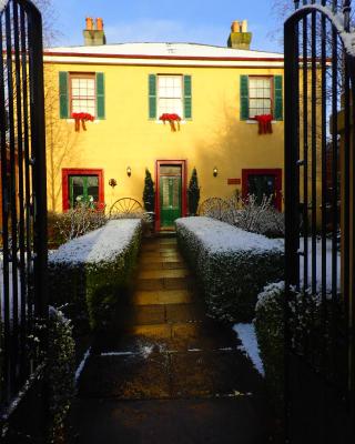 Blakes Manor Self Contained Heritage Accommodation