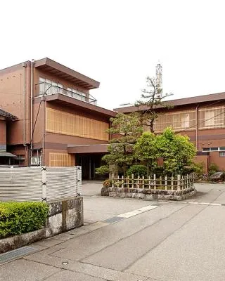 勝崎館